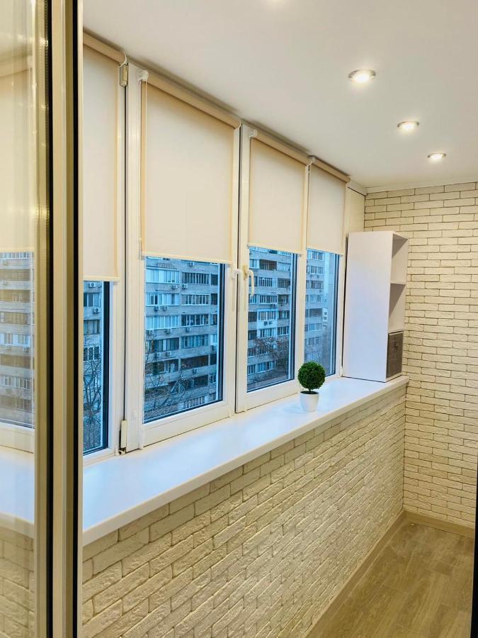 Квартира По Адресу Дружбы Народов 8А Kiev Buitenkant foto